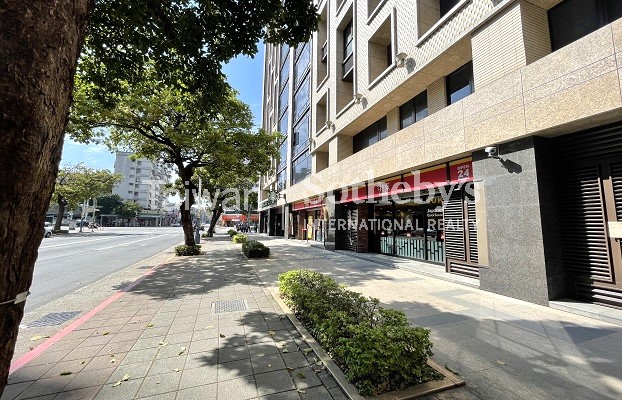 皇翔玉璽黃金店舖(Sukiya) B建物外觀